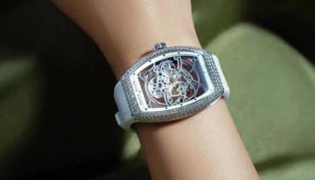 法穆蘭Vanguard七日動力存儲鏤空腕表（圖）