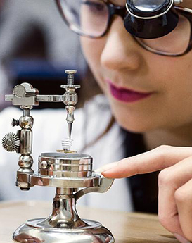 溫妮·珍尼絲-重慶法穆蘭維修服務(wù)中心制表師