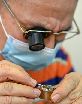 伊?！ね柹?武漢法穆蘭維修服務(wù)中心制表師