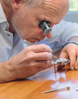 詹姆士·約翰森-武漢法穆蘭維修服務(wù)中心制表師